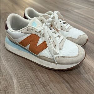 Women’s New Balance 237s